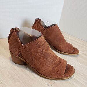 Sofft Carleigh Brick Leather Peep Toe Heels Women’s Size 8 Cutout Back Zip Chunk